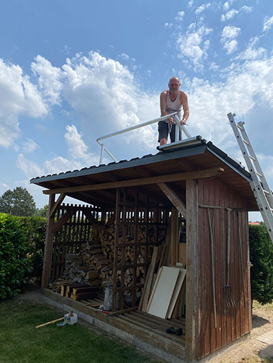 Gestell wird aufgebaut.